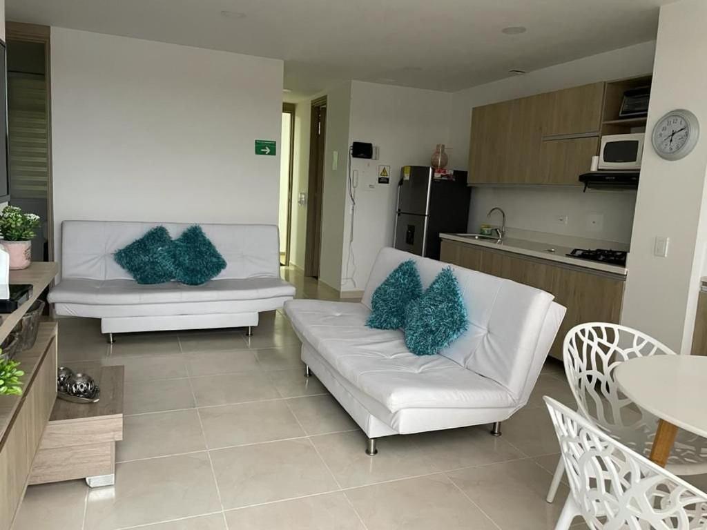 Apartamentos San Jose Vistal Al Lago, Cerca Del Parque. Guatape. المظهر الخارجي الصورة